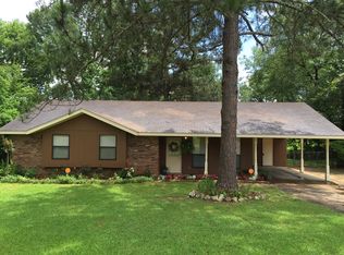 1503 Shelia Dr, McComb, MS 39648