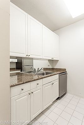 5th image of 99 Battery Pl APT 9S