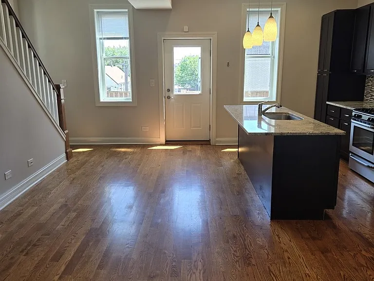 2309 N Leavitt St #3 — Photo 4