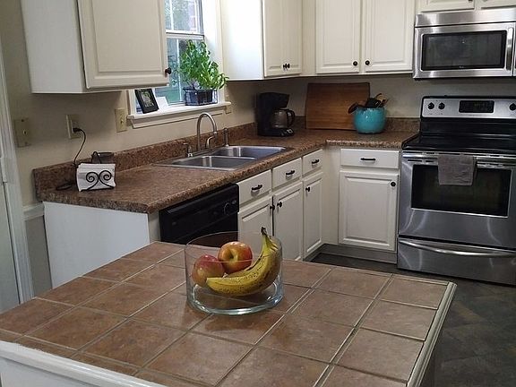 3rd image of 45 Country Place Dr