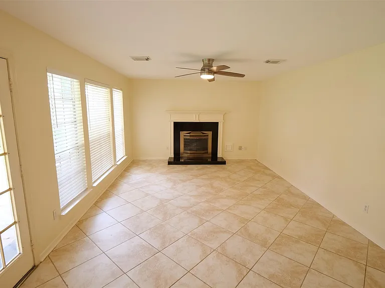 23822 Hopewell Dr — Photo 13