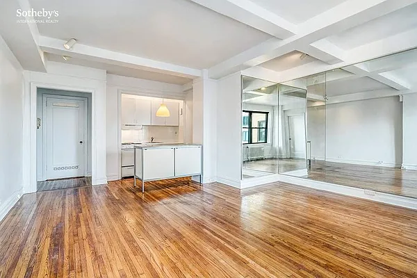 Rented by Sotheby's International Realty | media 8