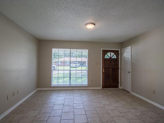 4th image of 109 Forest Dr