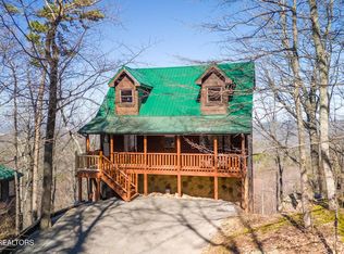 1933 Orchard Dr, Sevierville, TN 37876