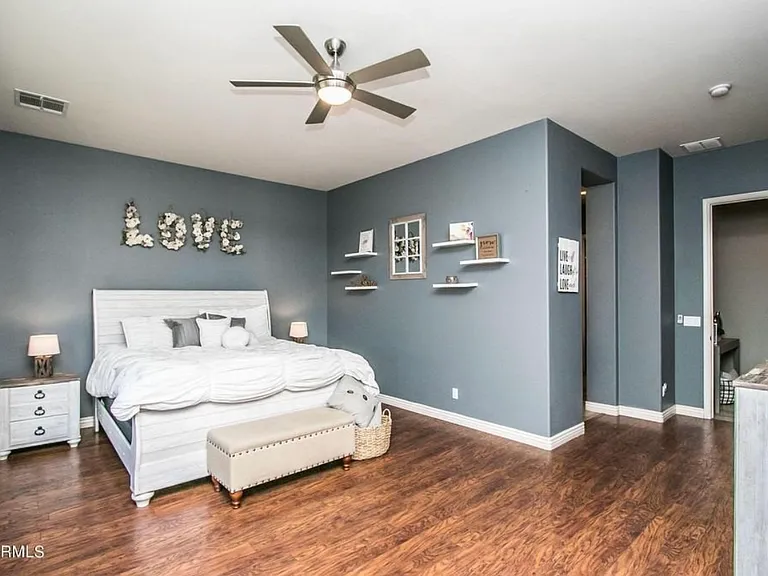 2560 E Wisteria Dr — Photo 13