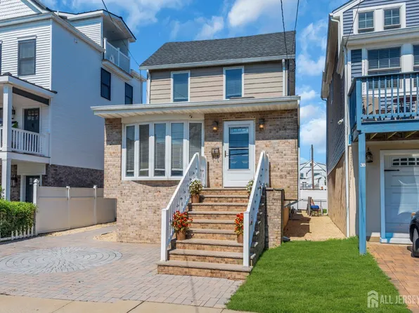 40 Miller St, Highlands, NJ 07732