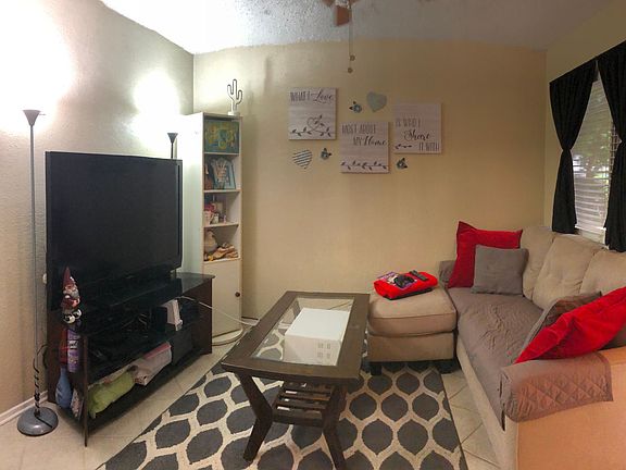 4th image of 406A Foch St
