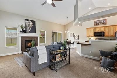 4th image of 898 Canyon Park Ave #B