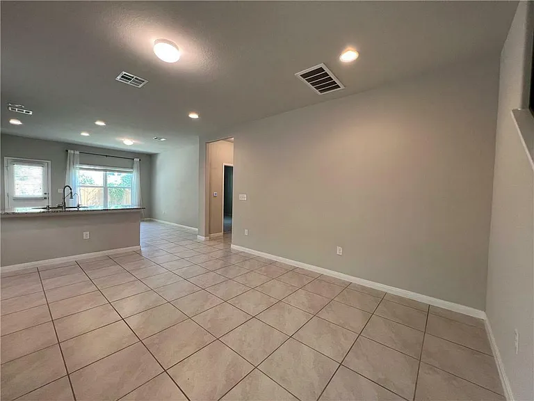 1140 La Conterra Blvd — Photo 25