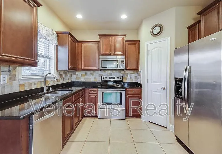 954 Old Towne St — Photo 9