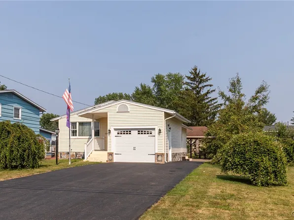 6388 Carson Dr, East Syracuse, NY 13057