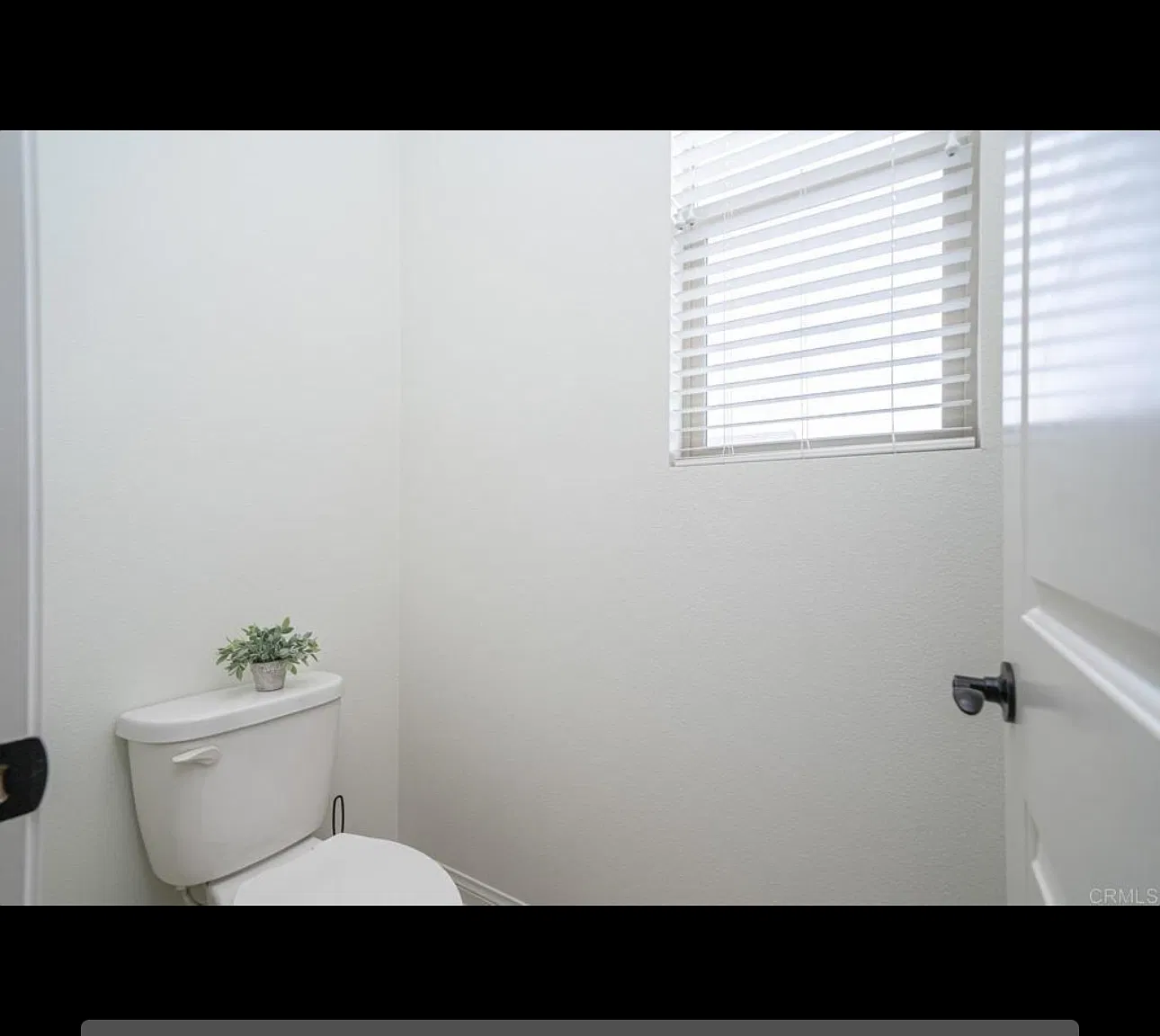 4 bed, 2000 sqft, $5,199 — Photo 4