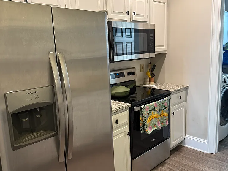 2315 Selwyn Ave #G — Photo 19