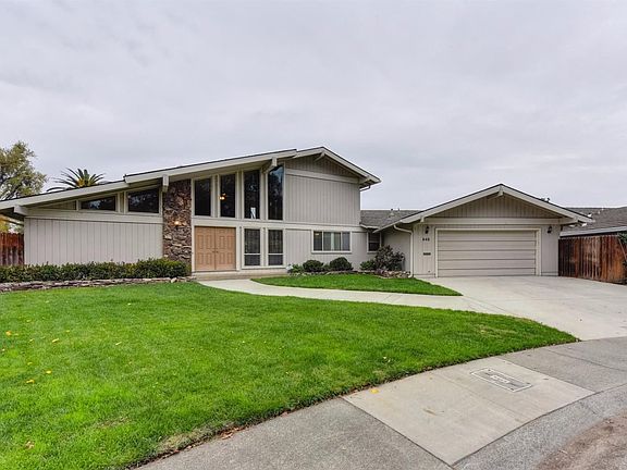 3rd image of 646 Riverlake Way