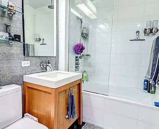 5th image of 88 Greenwich St APT 716