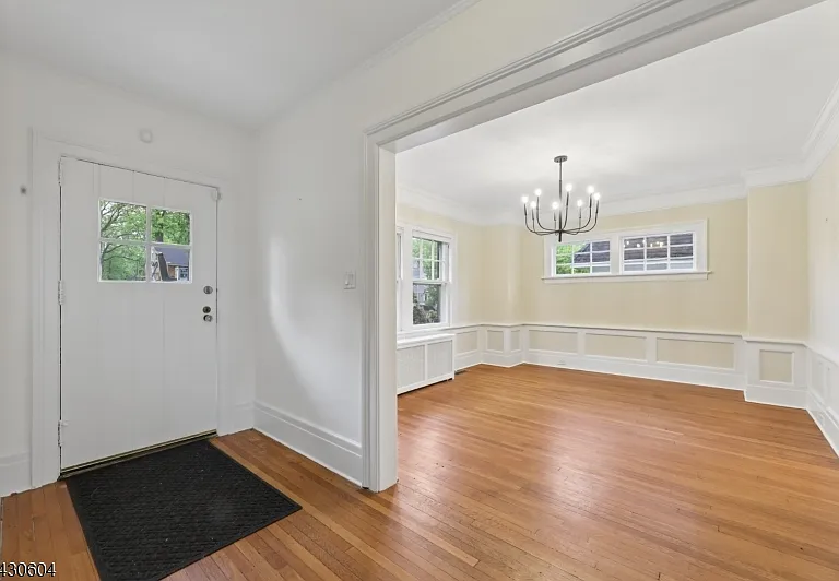190 Fernwood Ave — Photo 2