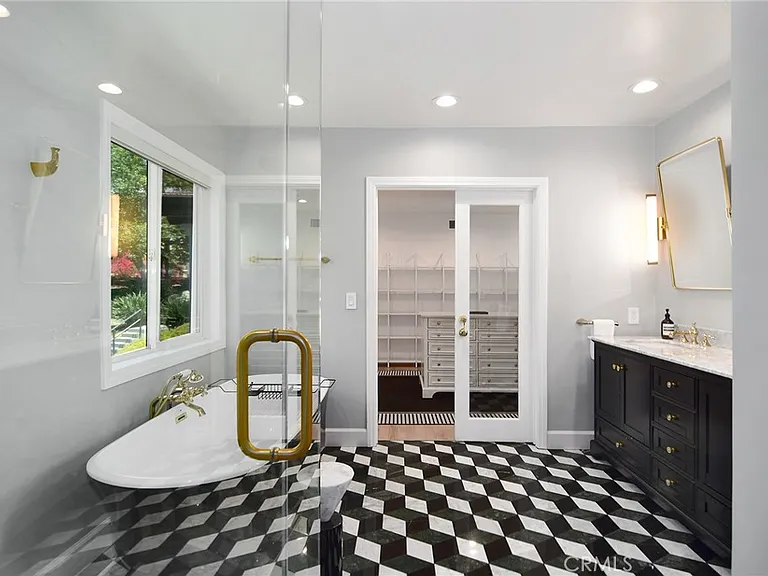 130 Dapplegray Rd — Photo 22