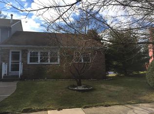 31 Corona Ct, Old Bridge, NJ 08857