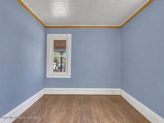 4th image of 1019 S Webster Ave
