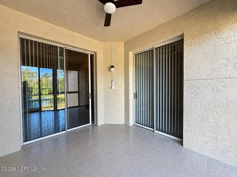 407 Augusta Cir — Photo 16
