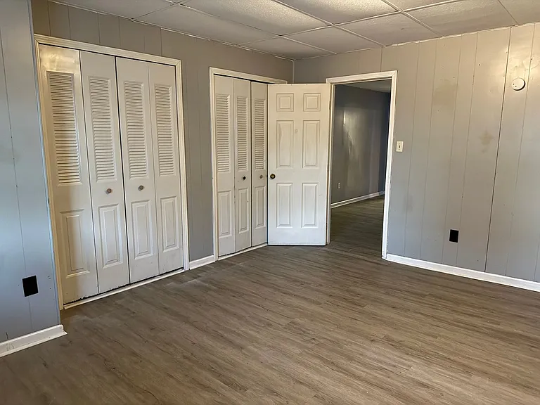 318 W Market St — Photo 6