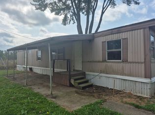 13 Jump Dr, Lowellville, OH 44436