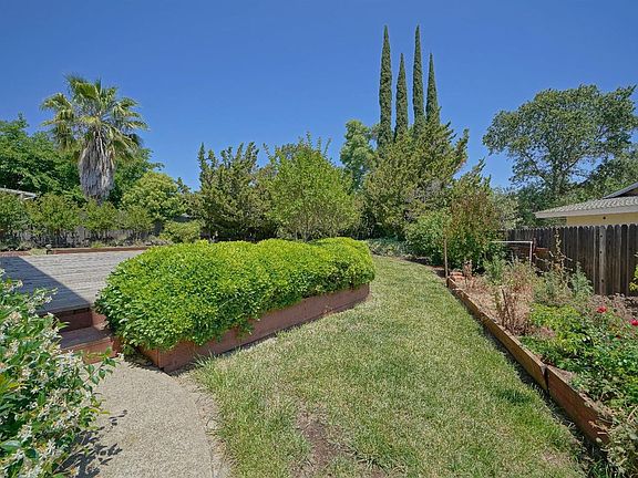 5th image of 3028 Waterman Ct
