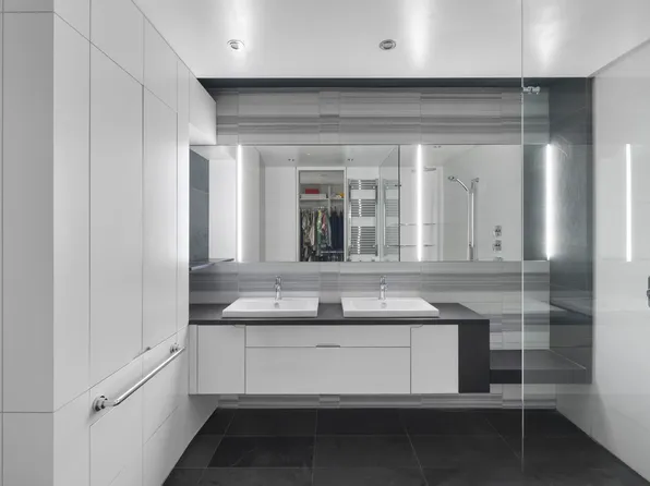 250 West 15th Street image 8 of 12