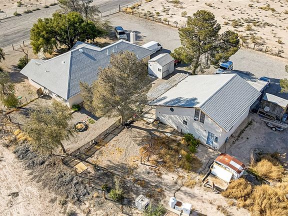 3rd image of 4838 N Tioga Way