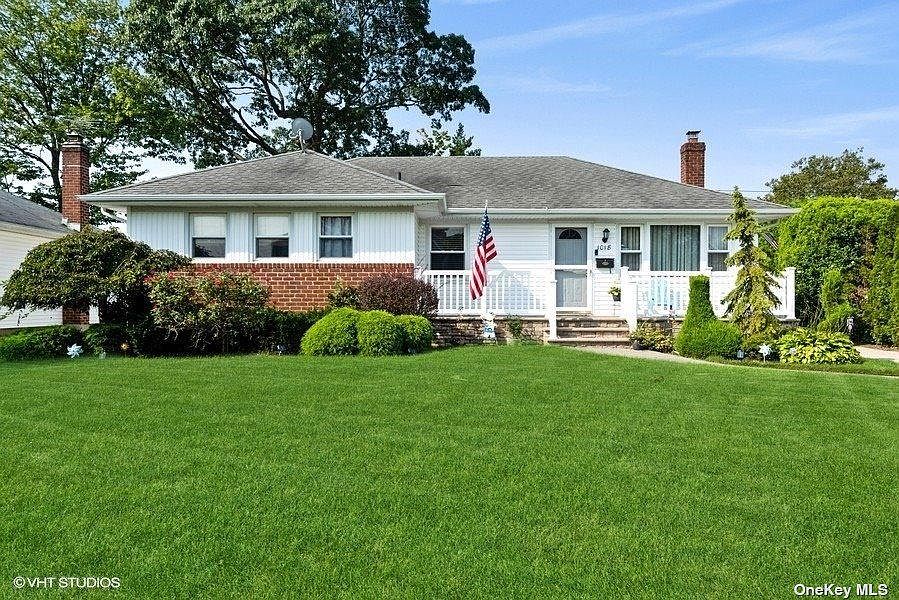 1st image of 1018 Johnston Ave