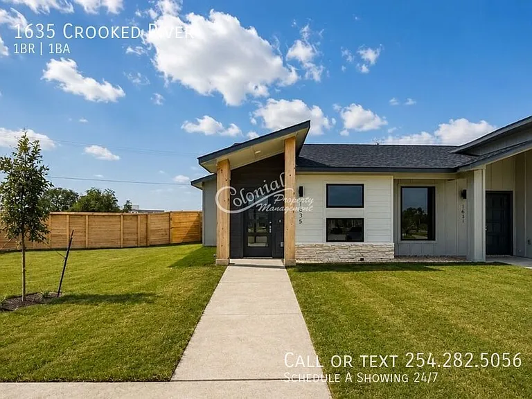 1635 Crooked River Ct — Photo 1