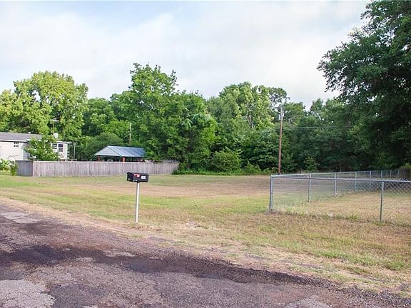 5th image of 158 Holiday Dr