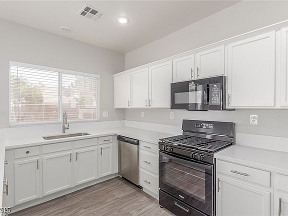 4th image of 5402 Shady Lair Ct