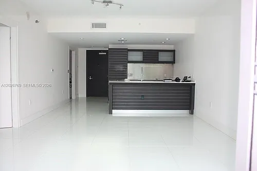 200 Biscayne Boulevard Way #4211 Photo 1