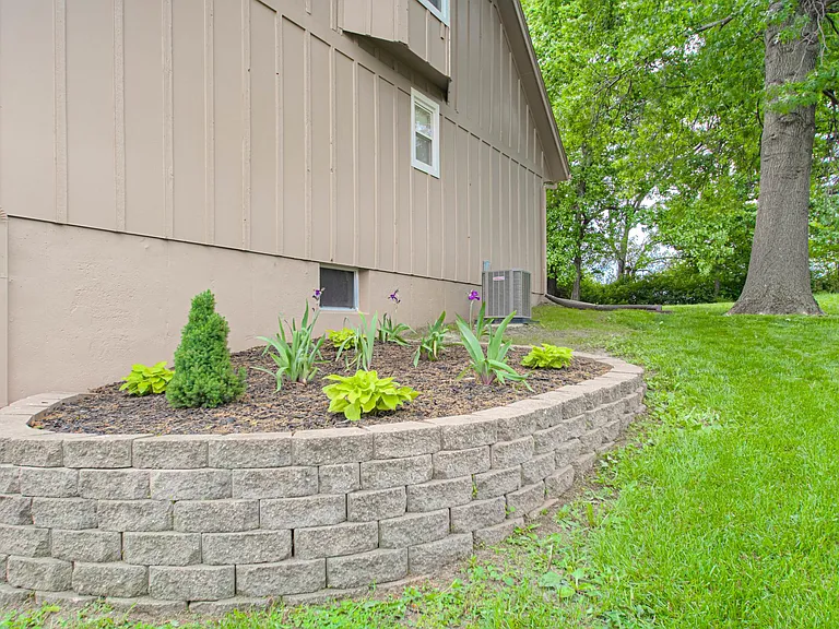 1305 La Chateau Dr — Photo 31
