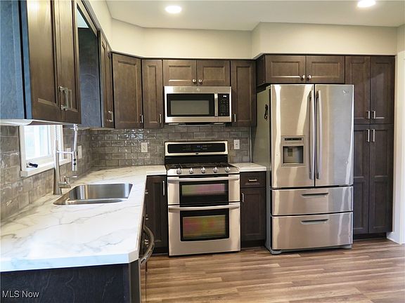 2nd image of 39585 Calann Dr