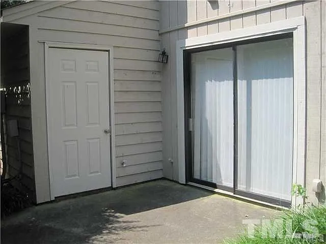 111 Charter Oaks Cir — Photo 9