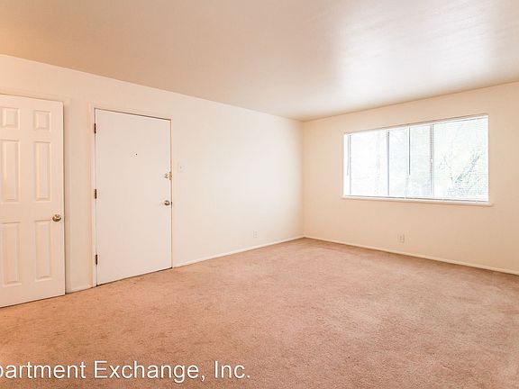 3rd image of 2144 Yale Ave #9149577