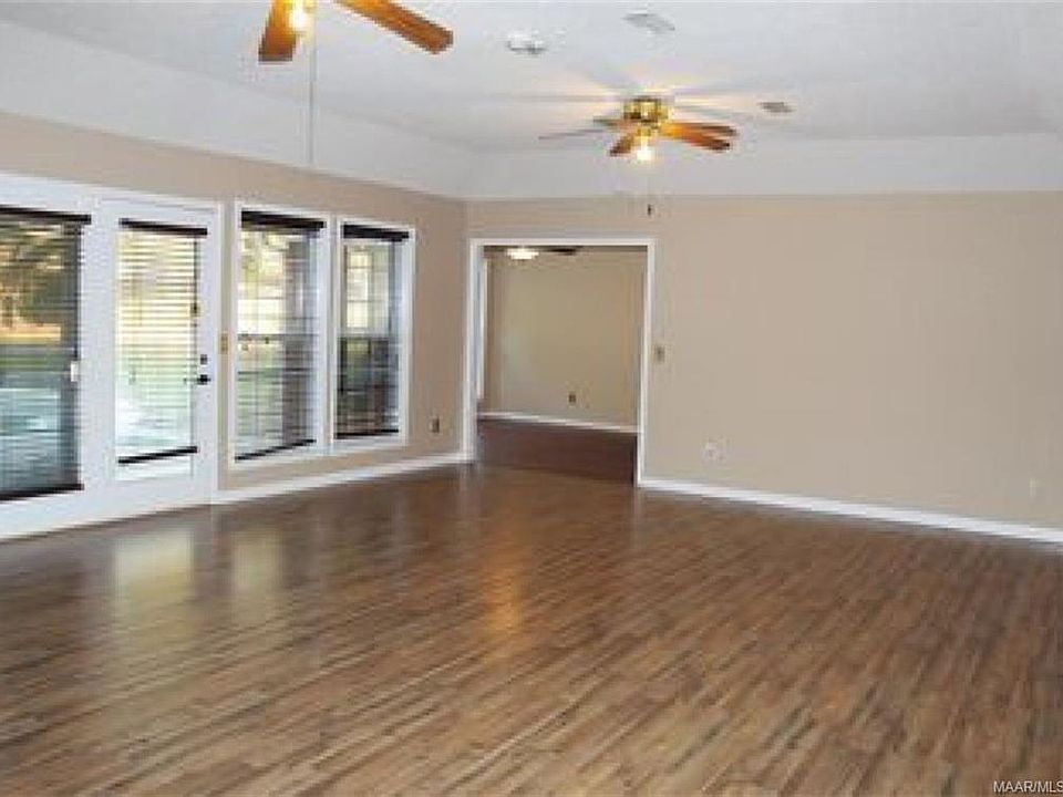 2nd image of 302 Fernway Dr