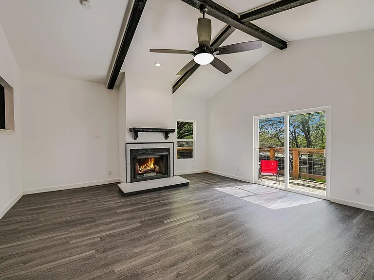 6913 Shannon Dr — Photo 9