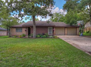 227 Wellwood Ln, Conroe, TX 77304
