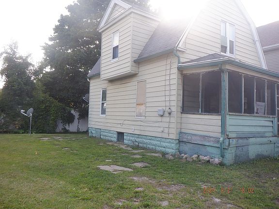 3rd image of 245 Grove St