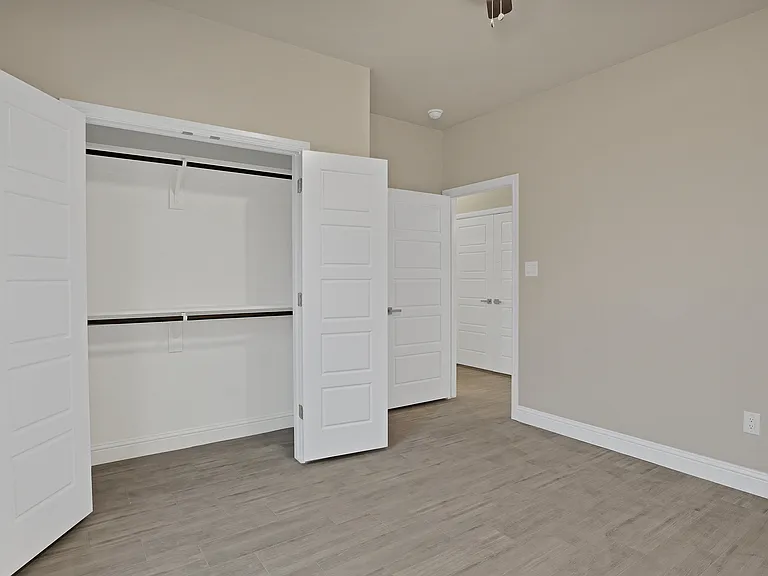 5618 Barkridge Dr — Photo 26