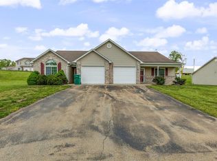 1805 Oak Knl, Farmington, MO 63640