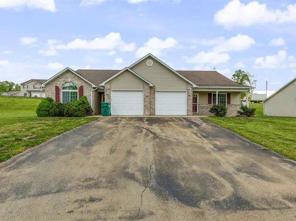 1805 Oak Knl, Farmington, MO 63640