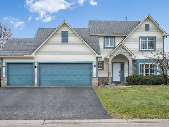 561 Falcon Ridge Rd, Woodbury, MN 55125