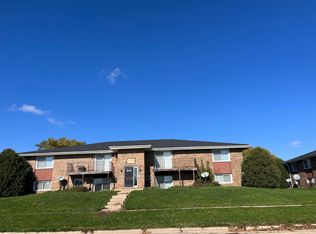 920 Meadows Dr #4, Freeport, IL 61032