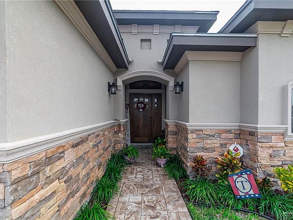3rd image of 2906 Manchester Dr