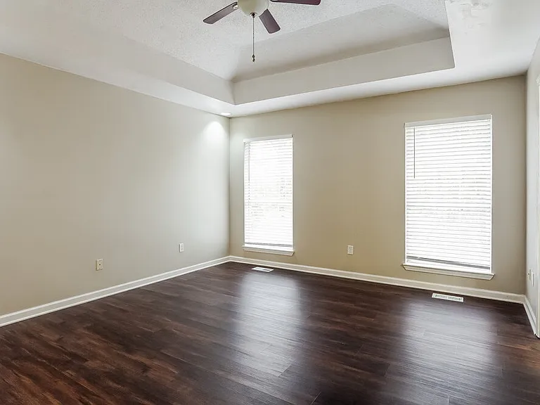 2724 Wellington Dr — Photo 11