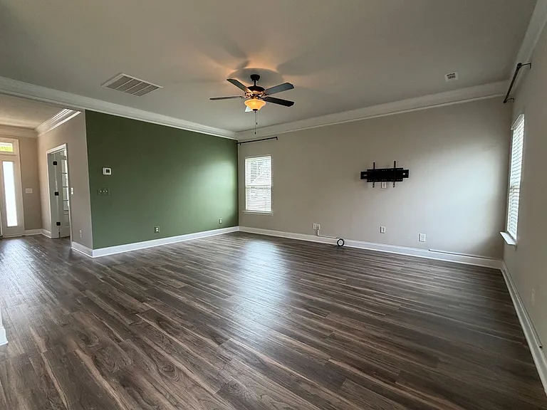 1008 Swan Ct — Photo 30